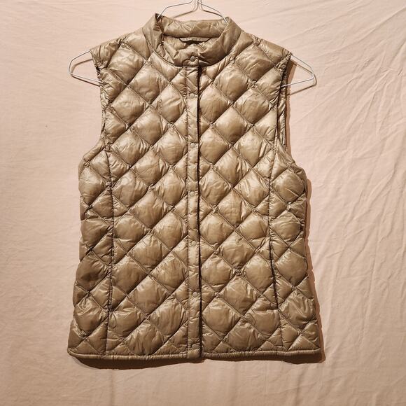 Uniqlo Womens S Ultra Light Down Vest Champagne Cream Outdoors Packable Jacket - Picture 9 of 9